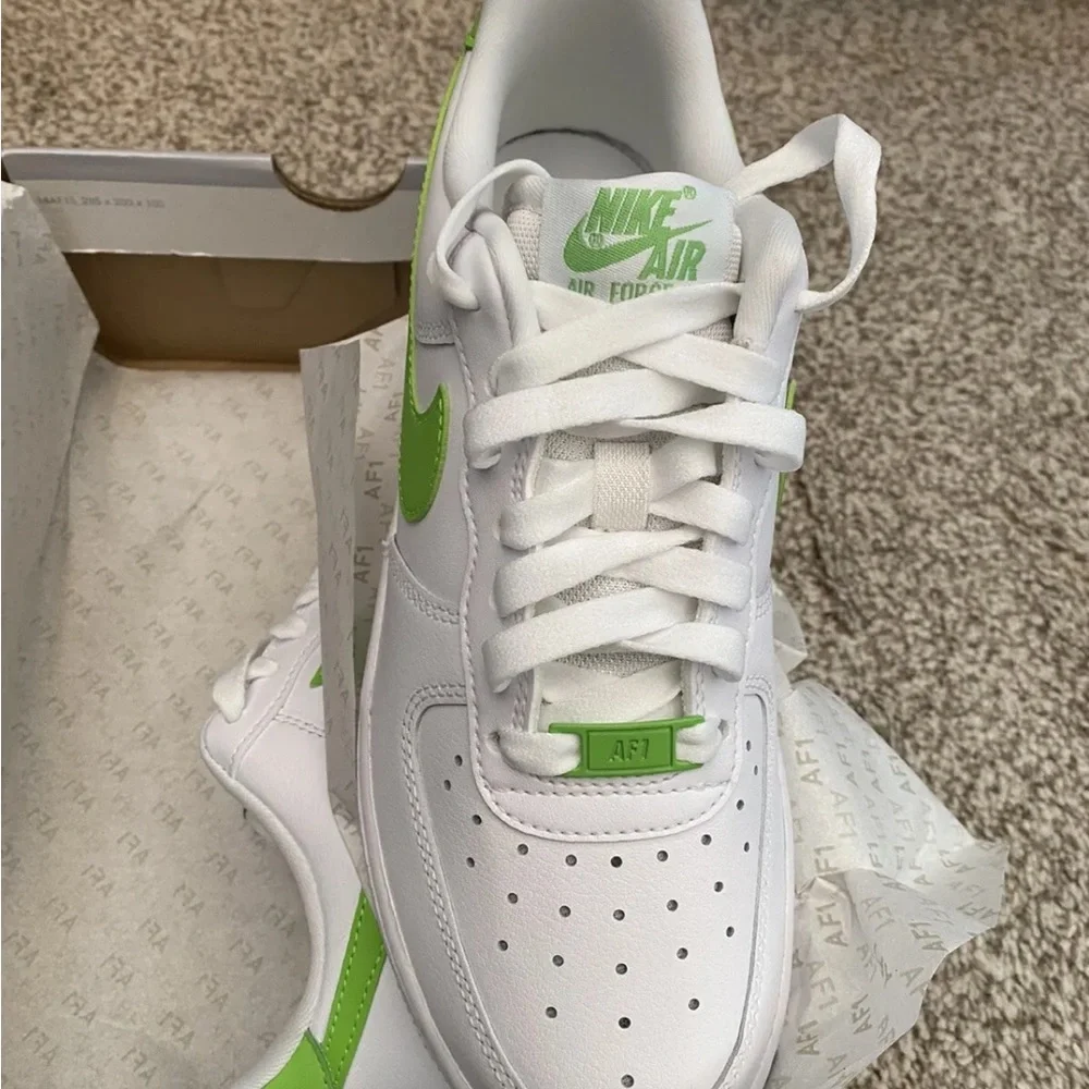 NEW IN BOX WOMEN’S AIR FORCE 1 - Picture 6 of 10